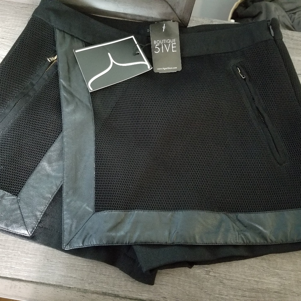 Dance & Marvel Boutique 5ive Black Skort Mesh NWT